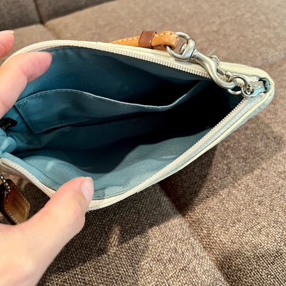 Coach wristlet - Picture 8 of 8
